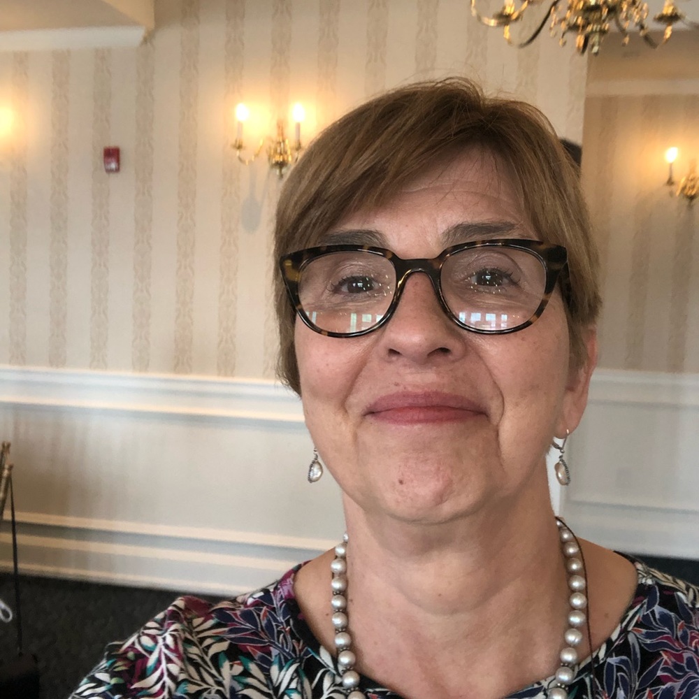 Meet your Posher, Elizabeth